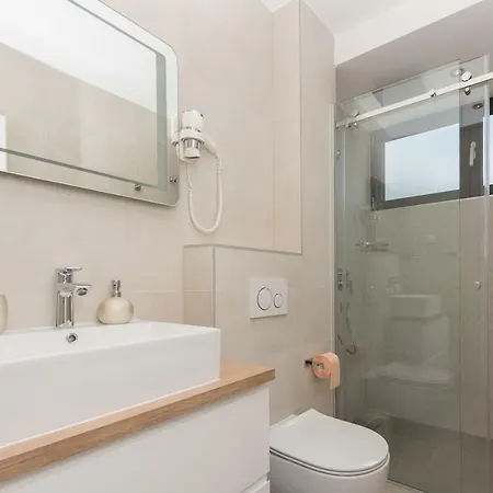 Apartment Vid - Exklusiv